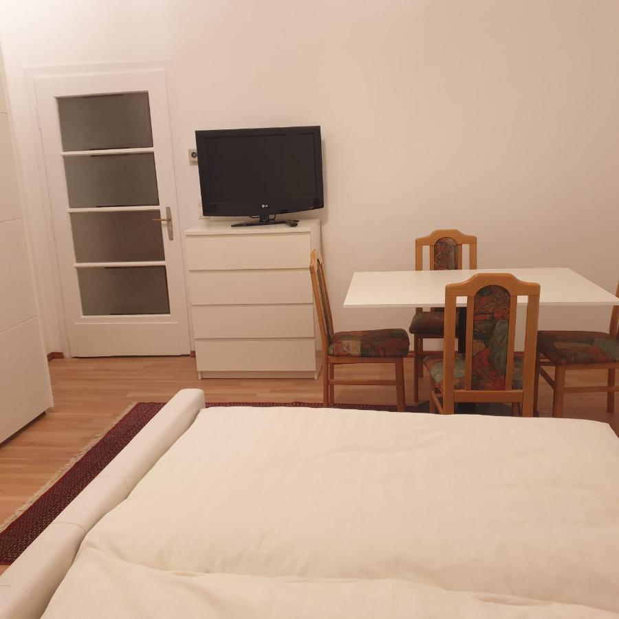 Weisses Appartement เวียนนา ภายนอก รูปภาพ